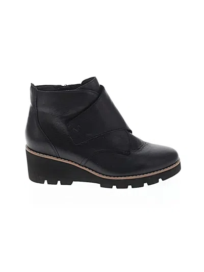 Pre-owned Vionic Ankle Boots In Black