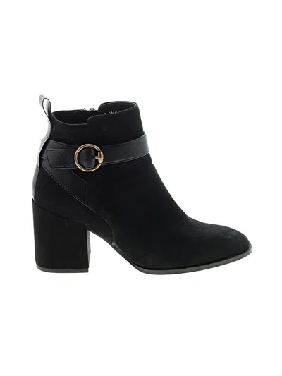 Pre-owned Vionic Ankle Boots In Black