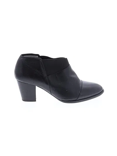Pre-owned Vionic Ankle Boots In Black