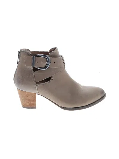 Pre-owned Vionic Ankle Boots In Brown