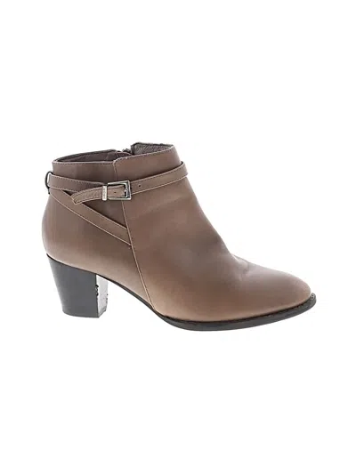 Pre-owned Vionic Ankle Boots In Brown