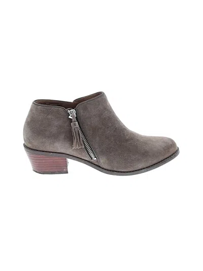 Pre-owned Vionic Ankle Boots In Brown