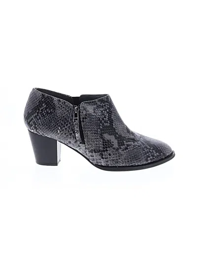 Pre-owned Vionic Ankle Boots In Gray