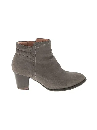 Pre-owned Vionic Ankle Boots In Gray