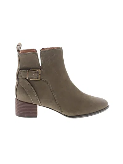 Pre-owned Vionic Ankle Boots In Green