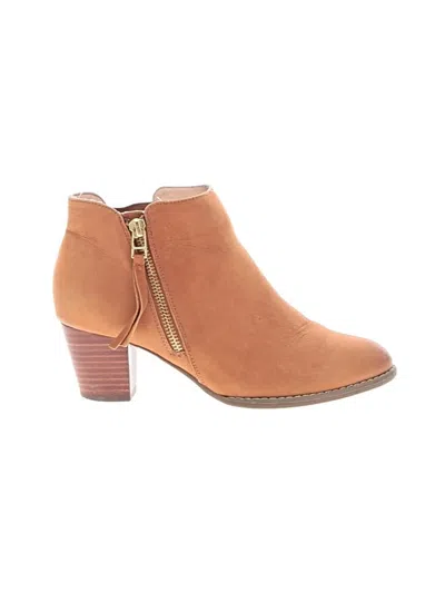 Pre-owned Vionic Ankle Boots In Tan