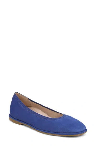 Vionic Caroll Ballet Flat In Blue