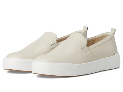 Vionic Carson Slip On Shoes In White