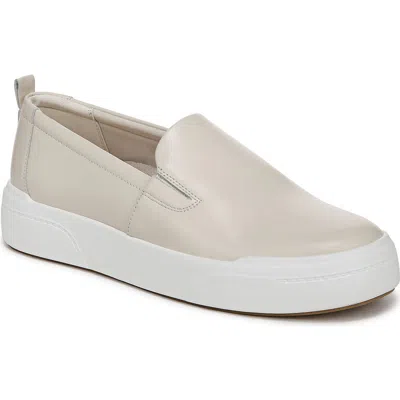 Vionic Carson Slip-on Sneaker In Cream