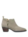 Vionic Cecily Bootie In White