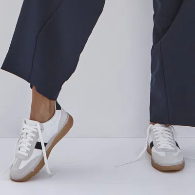 Vionic City Walk Trainer In White/black Leather