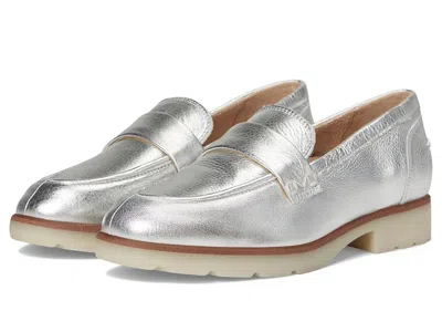 Vionic Cleo Loafer In Silver