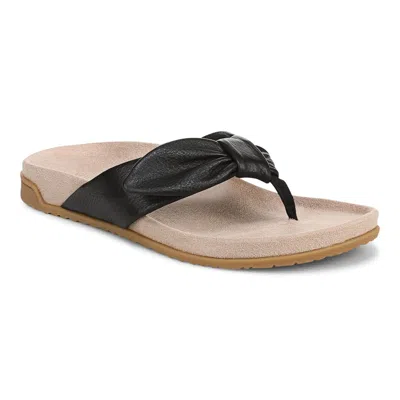 Vionic Eva Toe Post Sandal In Black