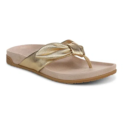 Vionic Eva Toe Post Sandal In Gold