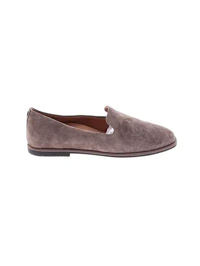 Pre-owned Vionic Flats In Gray