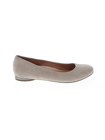 Pre-owned Vionic Flats In Gray