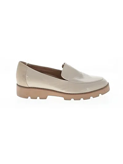 Pre-owned Vionic Flats In Ivory