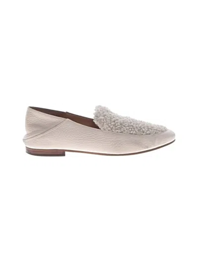 Pre-owned Vionic Flats In Ivory
