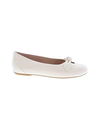Pre-owned Vionic Flats In Ivory