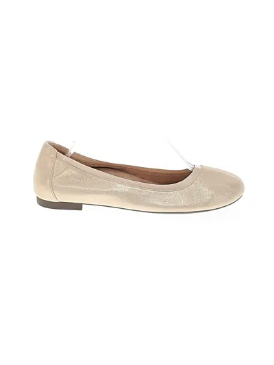 Pre-owned Vionic Flats In Ivory