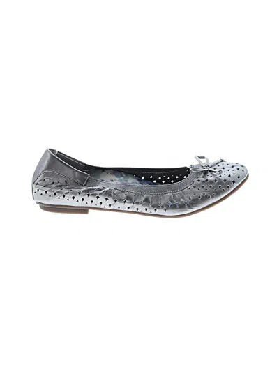 Pre-owned Vionic Flats In Silver