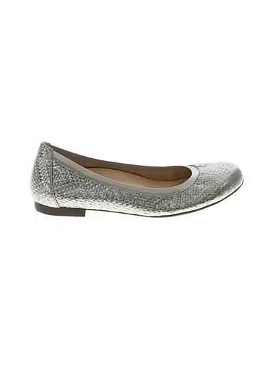 Pre-owned Vionic Flats In Silver