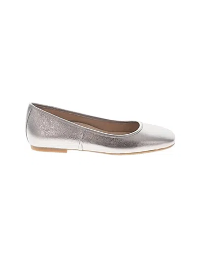 Pre-owned Vionic Flats In Silver