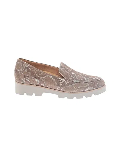 Pre-owned Vionic Flats In Tan