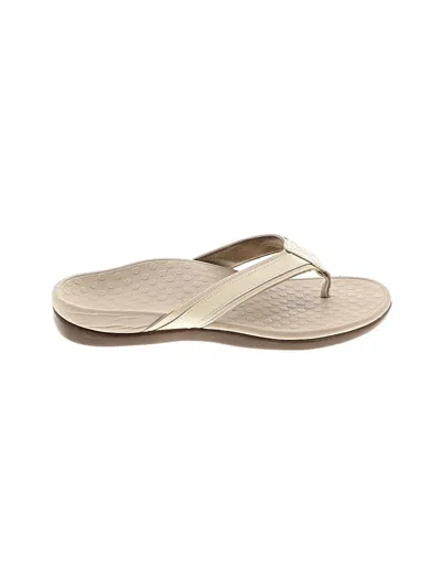 Pre-owned Vionic Flip Flops In Ivory