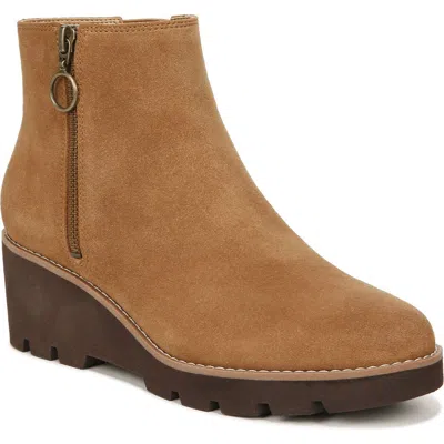 Vionic Hazal Water Repellent Bootie In Green