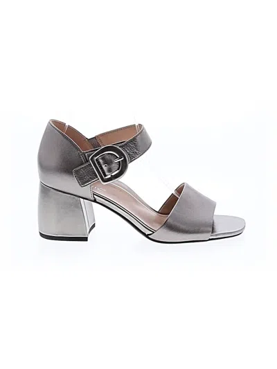 Pre-owned Vionic Heels In Gray