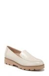 Vionic Kensley Loafer In Cream/brown