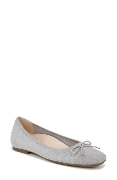 Vionic Klara Knit Ballet Flat In Light Grey/ Silver