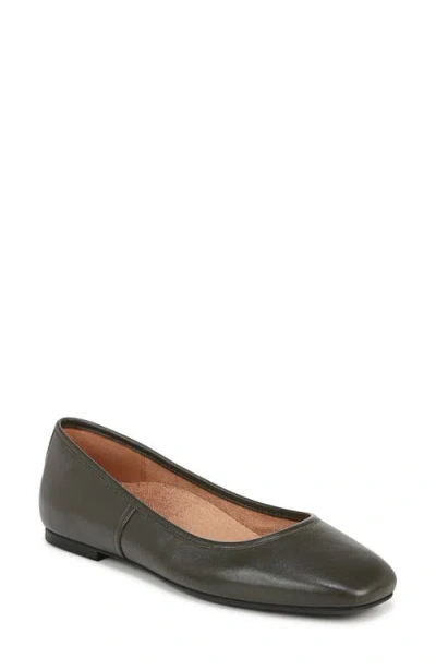 Vionic Orinda Square Toe Flat In Dark Khaki