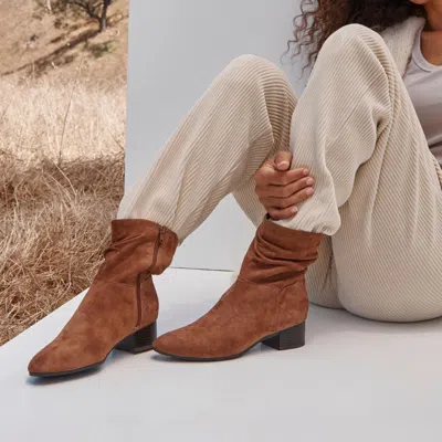 Vionic Remi Short Boot In Brown