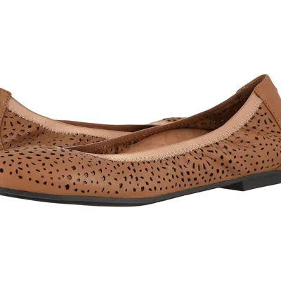 Vionic Robyn Loafer In Brown