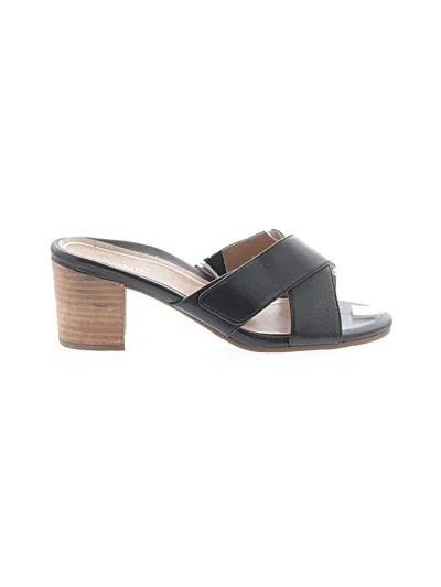 Pre-owned Vionic Sandals In Black