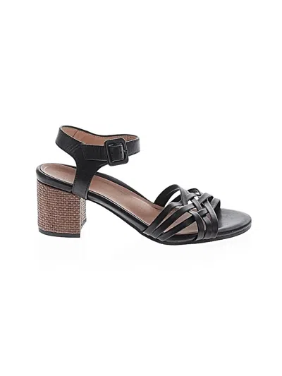 Pre-owned Vionic Sandals In Black