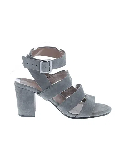 Pre-owned Vionic Sandals In Gray