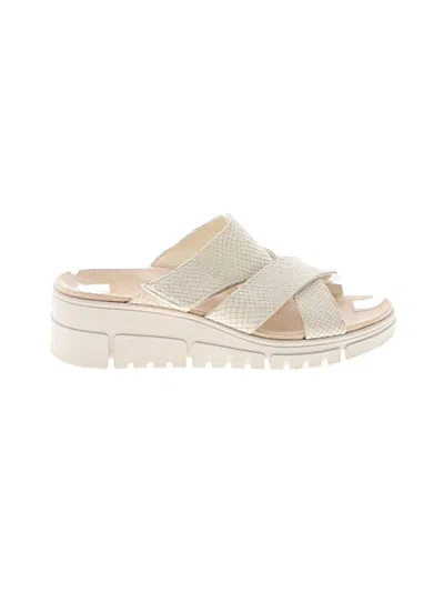Pre-owned Vionic Sandals In Ivory