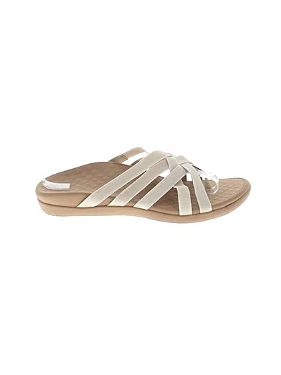 Pre-owned Vionic Sandals In Ivory