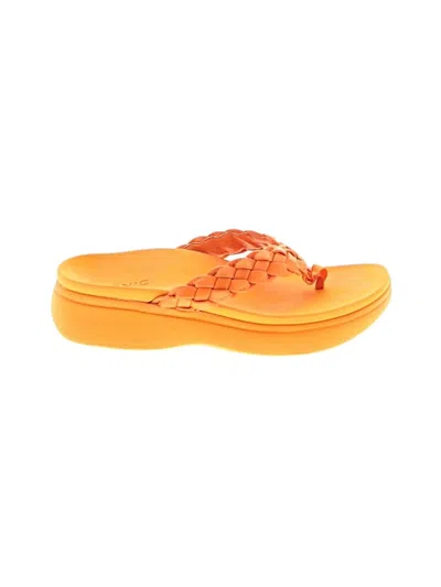 Pre-owned Vionic Sandals In Orange