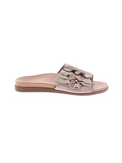 Pre-owned Vionic Sandals In Tan