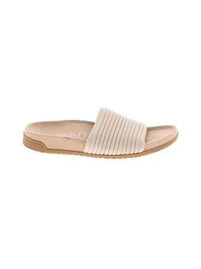Pre-owned Vionic Sandals In Tan