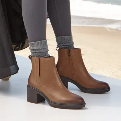 Vionic Savannah Heeled Ankle Boot In Brown