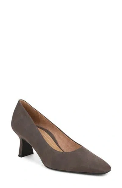 Vionic Saylor Faux Leather Pump In Chocolate