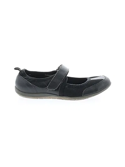 Pre-owned Vionic Sneakers In Black
