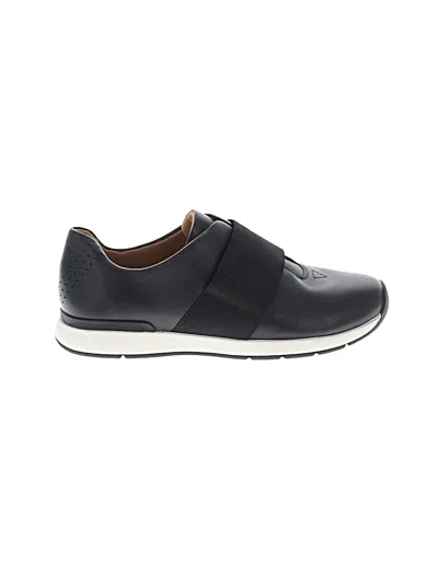 Pre-owned Vionic Sneakers In Black