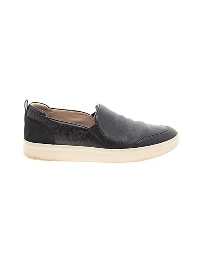 Pre-owned Vionic Sneakers In Black