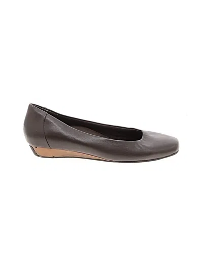 Pre-owned Vionic Wedges In Brown